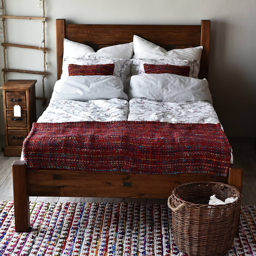 Three Posts Massivholzbett Brouwer & Bewertungen | Wayfair.de